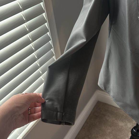 Fun jacket in faux leather. Grey size L - Picture 2 of 3